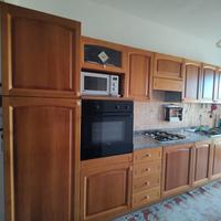 Cucina con piano in marmo