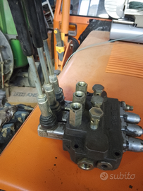 Distributore idraulico