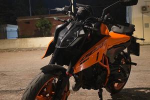 KTM DUKE 390