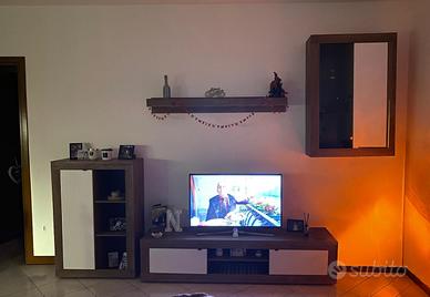 Parete soggiorno completa moderna effetto legno