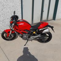 Ducati monster 696