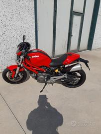 Ducati monster 696