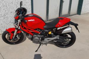 Ducati monster 696