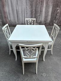 Tavolo in legno bianco apribile con 4 sedie