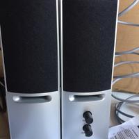 Due altoparlanti e telecamera x computer