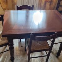 Tavolo in arte povera +4 sedie 