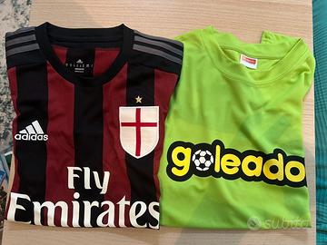 Lotto 4 pezzi calcio Maglia Milan e varie