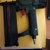 Pistola per tappezzieri