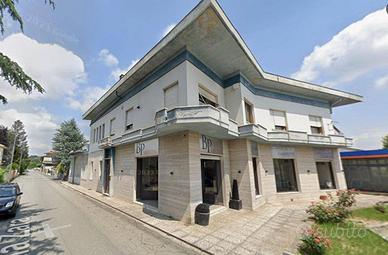 Immobile in asta di 729 m² con più di 5 locali a N