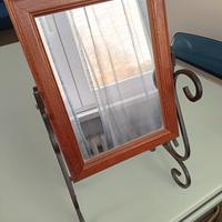 Specchio da tavolo con base in ferro battuto 