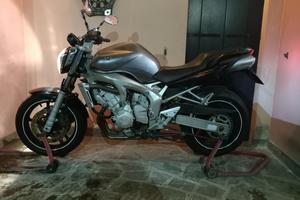 YAMAHA FZ6