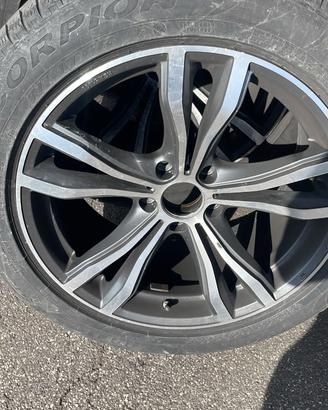 Cerchi bmw X6 con invernali Pirelli