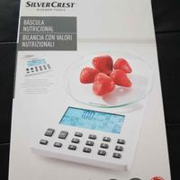 Bilancia da cucina con valori nutrizionali