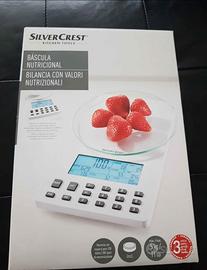 Bilancia da cucina con valori nutrizionali