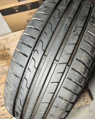 Gomme Dunlop Nuove 225 50 17 con cerchi 