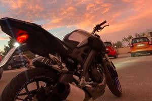 Yamaha MT 125 ABS 2017 + casco integrale