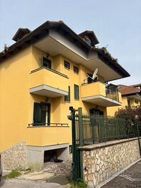 Villa di 210 m² con più di 5 locali e box auto dop
