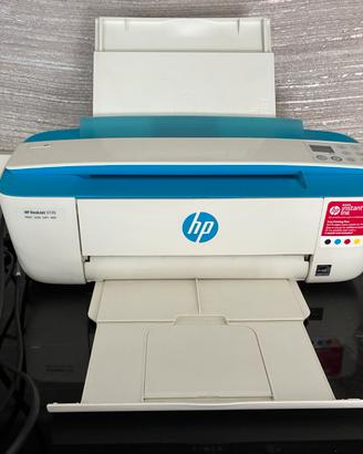 Stampante multifunzione HP DeskJet 3720 compatta