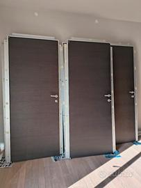 3  porte in legno wengue con coprifilo in metallo