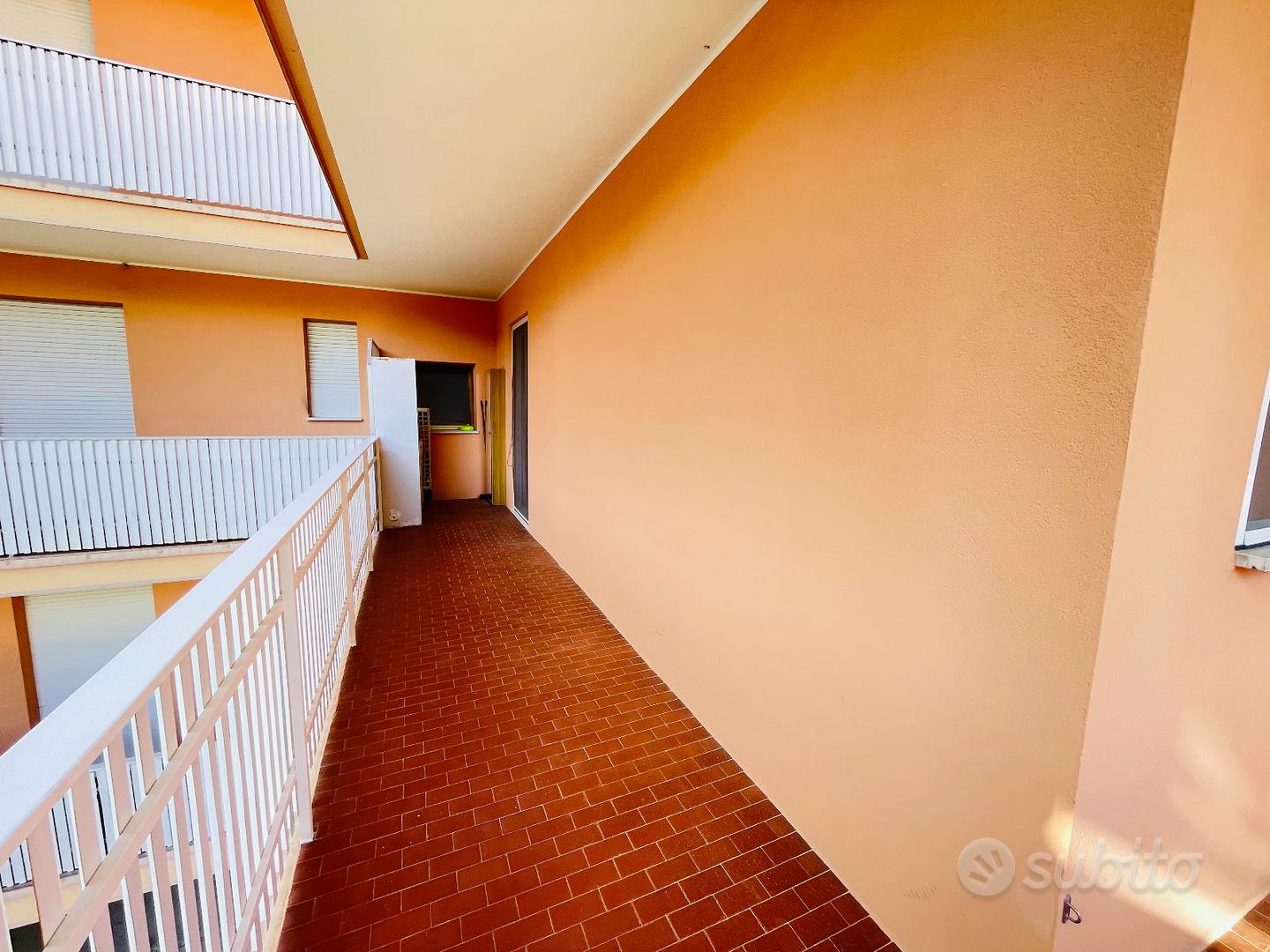 Bilocale Luminoso con Terrazzo Panoramico - Altro