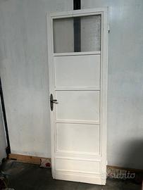 Porta di legno vecchia milano