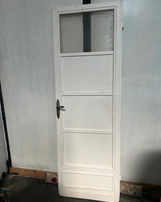 Porta di legno vecchia milano