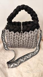 BORSA chunky bag grigio\nero in velluto