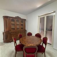 Sala da pranzo in stile classico in legno massello