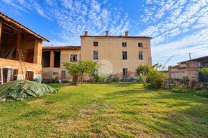 CASA SEMINDIPENDENTE A MONTIGLIO MONFERRATO