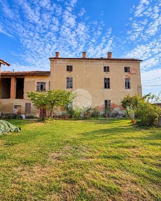 CASA SEMINDIPENDENTE A MONTIGLIO MONFERRATO