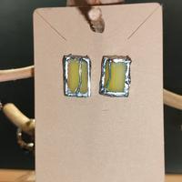 Orecchini rettangolari gialli con bordo argento