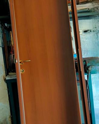 Porta fuori misura più telaio maniglia e chiave 