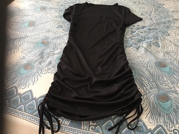 Abito nero elasticizzato