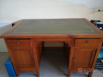 Scrivania arte povera