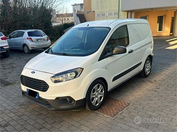 Ford Transit Courrier