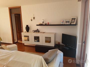 Credenza LAGO sedie e salotto