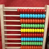 Pallottoliere in legno con perline colorate