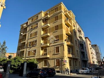 3 LOCALI A VADO LIGURE