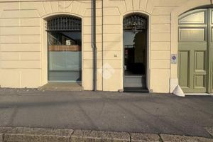 NEGOZIO A BRESCIA