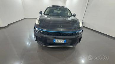LYNK&CO 01 01 PHEV