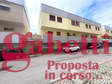 Villa a schiera L'Aquila [LC01VRG]