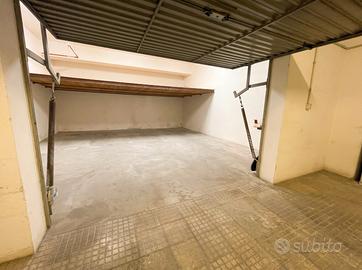 Box per 2 Posti Auto/SUV + Moto 50 mq + Soppalco
