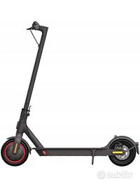 Monopattino elettrico Xiaomi Pro 2 + frecce