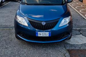 Lancia Ypsilon  1.0 Firefly Hybrid