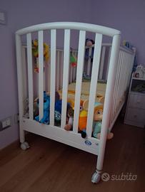 Lettino Pali con sponde bambini e materassi