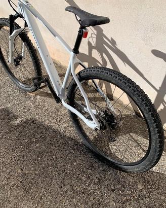 Bici Mtb cross country RACE700 telaio in alluminio