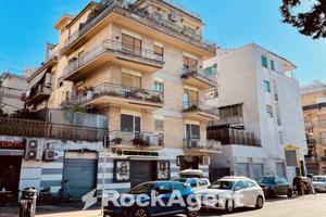 DELIZIOSO APPARTAMENTO IN VIA PIETRO MAFFI, ROMA
