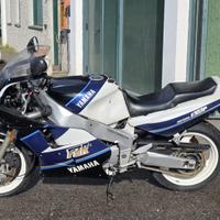 YAMAHA FZR 1000 EXUP