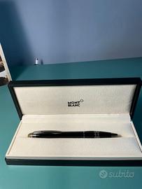 Penna a sfera Montblanc modello Starwalker