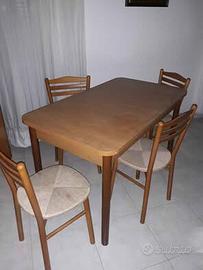 Tavolo e sedie
